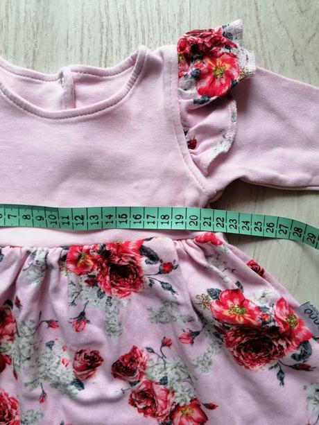 Šaty kvetinkové, 68