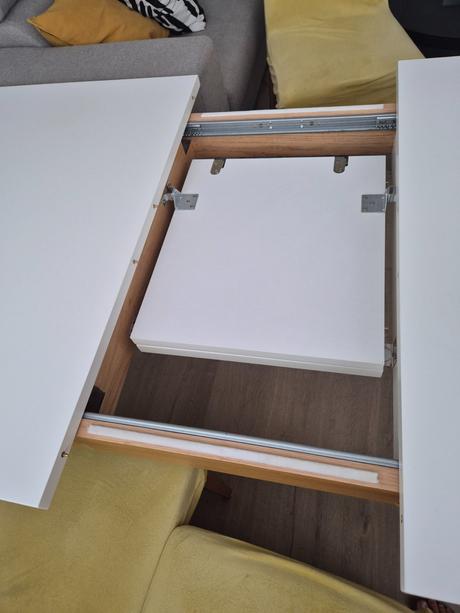 Rozkladací jedálenský stôl, 