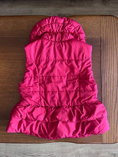 Rozkošná vesta mayoral s kožušinkovým golierom, mayoral,128