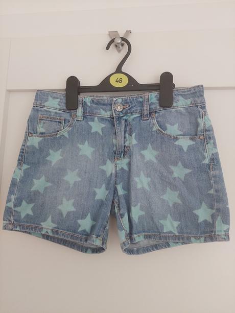 Hviezdickove šortky, benetton,152