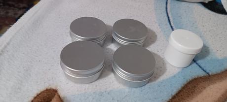 Prázdne nádobky na krem,