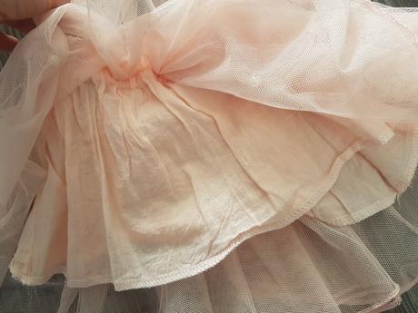 Krásna nariasená sukňa s perličkami, 98