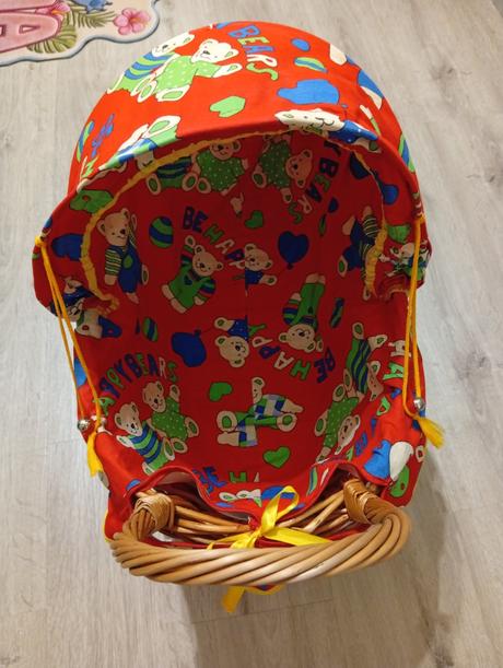 Prútený kočík pre bábiky,