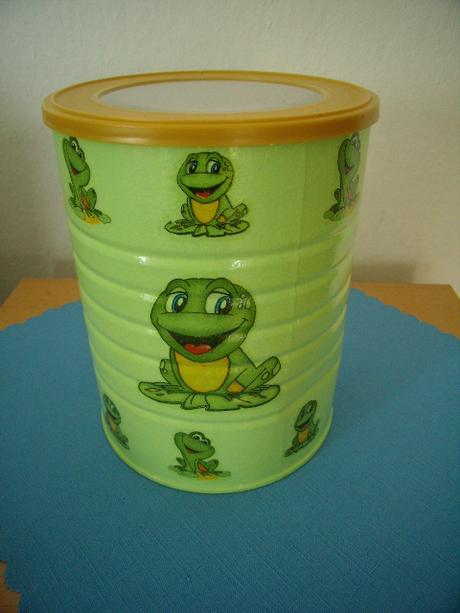 Veľká plechovka s detským motívom,