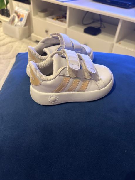 Tenisky adidas, adidas,23