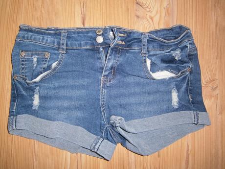 Kraťasy po 3 eur/ks, s