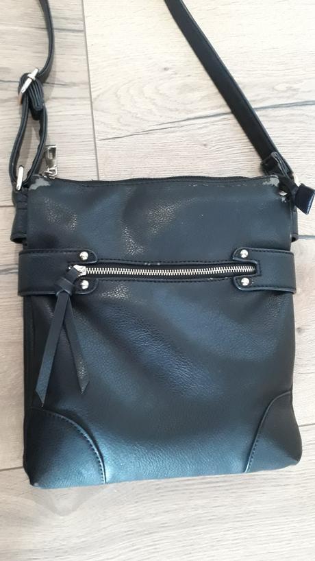 Kabelka cez plecia, 