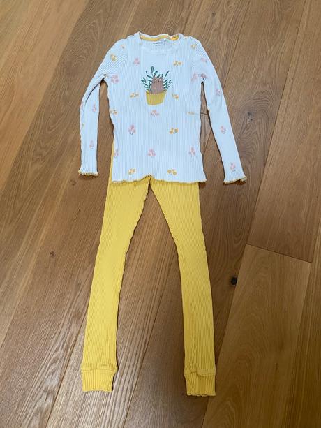 Pyzamo reserved 146-152, reserved,146