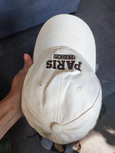 Šiltovka paris uni,