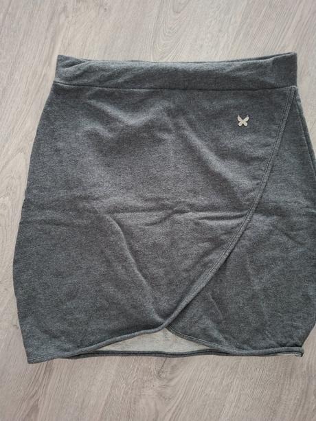 Suknicka, reserved,152