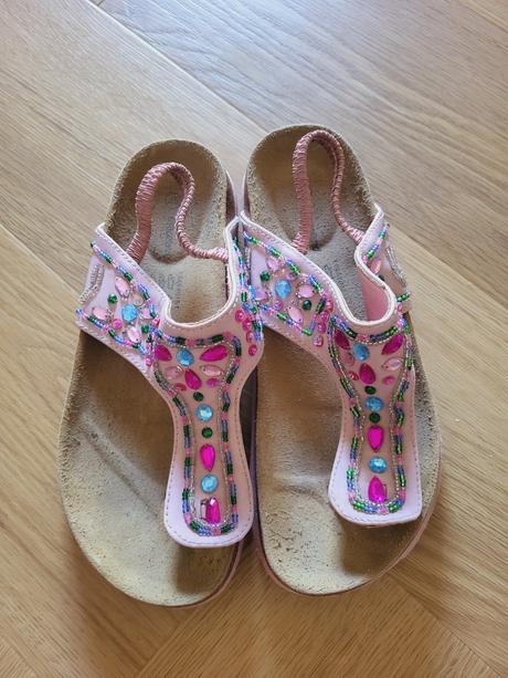 Dievcenske slapky, graceland,35