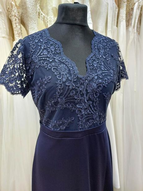 Spoločenské šaty vo veľkosti l/xl, l / xl