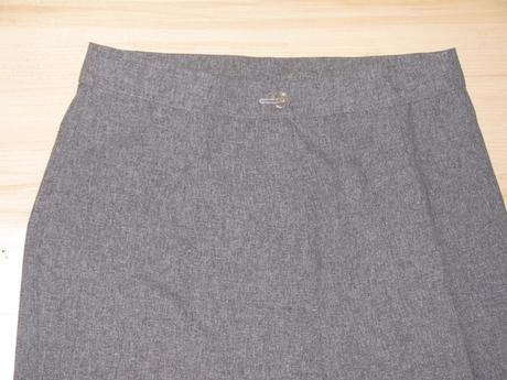 Sivý nohavicový kostým, 38