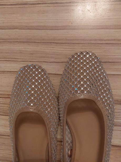 Topánky s kamienkami, 39