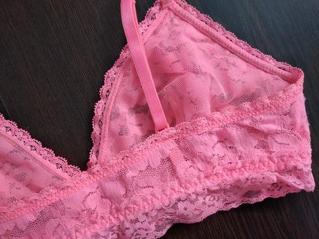 Čipkovaná braletka/nevystužená podprsenka, 164