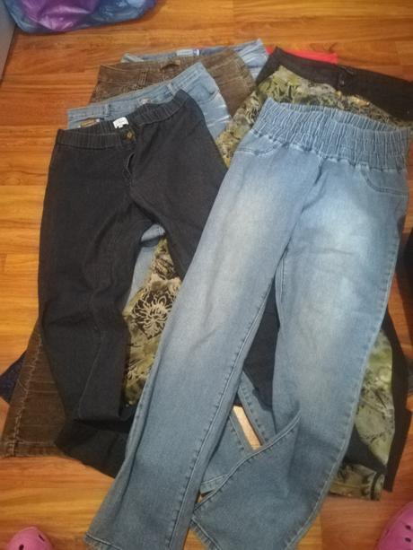 Balík nohavíc a riflí 13 ks veľ. 42/m, m