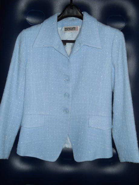 Svetlo modré sako., 38