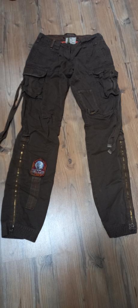 Nove kapsacove nohavice v.s, s