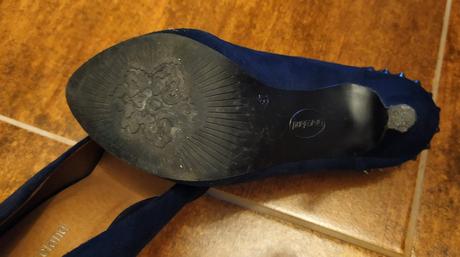 Lodičky zdobené ostňami, graceland,37