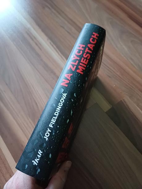 Joy fieldingova na zlých miestach,