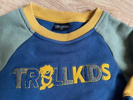 2x mikjna s tričkom, trollkids,110