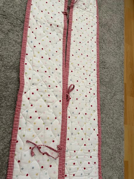 Hniezdo do postielky, 