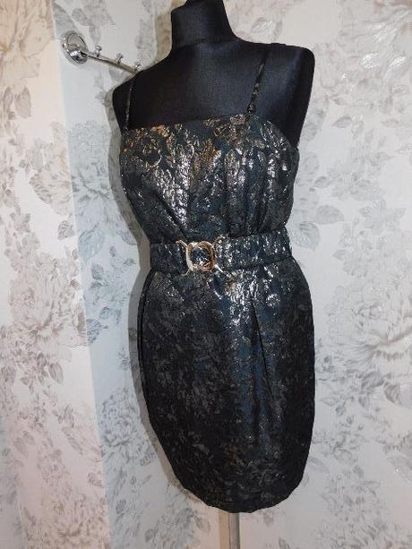 Pekne slavnostne saty, 38