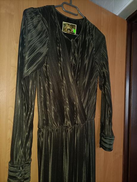 Spoločenské šaty, m