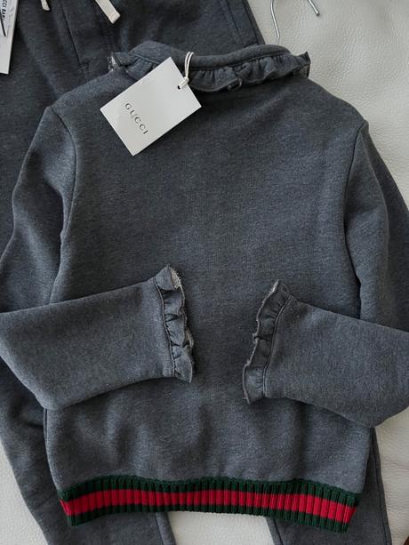 Gucci súprava nová s vysackami vel.8, 128