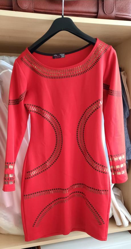 Cervene top saty, m