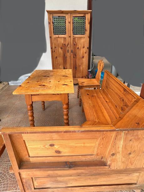 Devenna suprava lavica, stol, 2x stolicka a skrina,