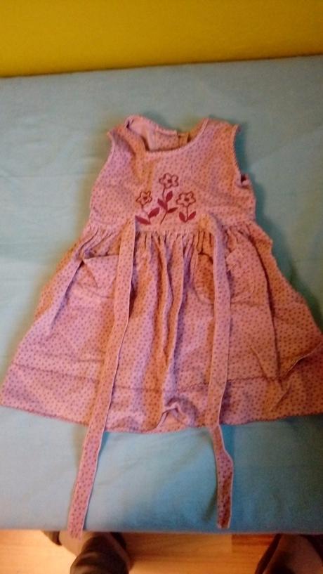 Menčestrové šatôčky, 98