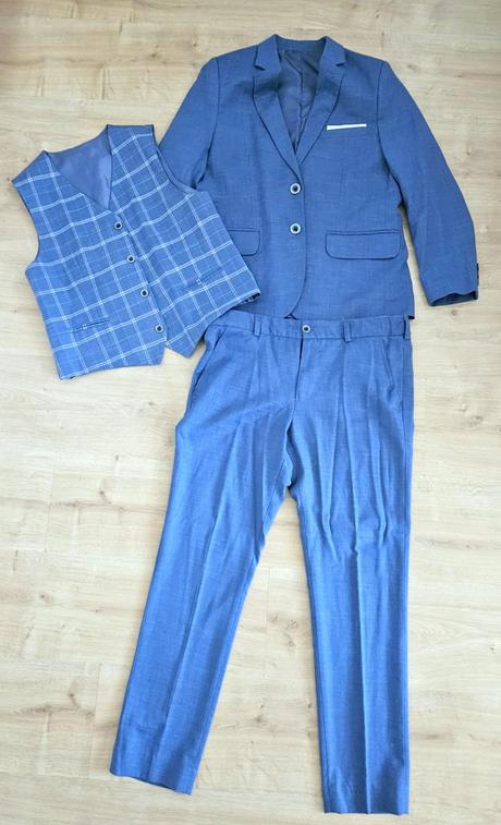 Slávnostný komplet, 146