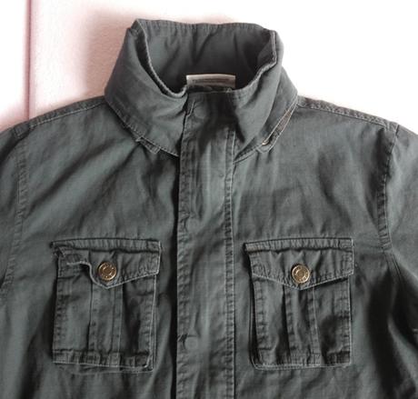 Tmavosiva bundicka yigga, 158