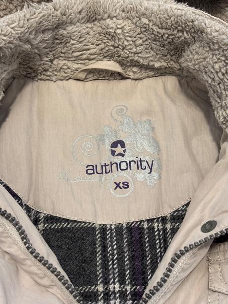 Nová krásna tepla zimná bunda xs/s, authority,s