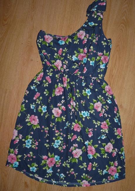 Kvetove na jedno rameno, terranova,s