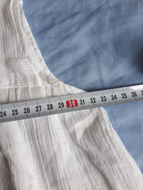 Biele saty s výsivanými kvietkami, 128