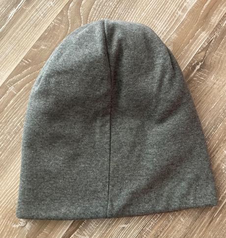 Dámska oteplená čiapka s kamenkami, 