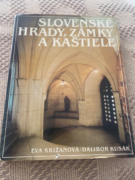 Slovenské hrady, zámky a kaštiele,