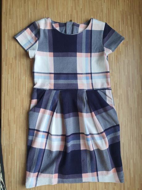 Karovane saty, h&m,110