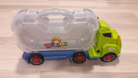 Autíčko s kufríkom,