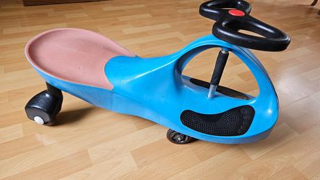 Samochodiace autíčko riricar,