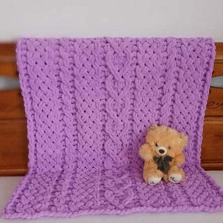 Mäkučká detská puffy deka do postieľky fialová, 