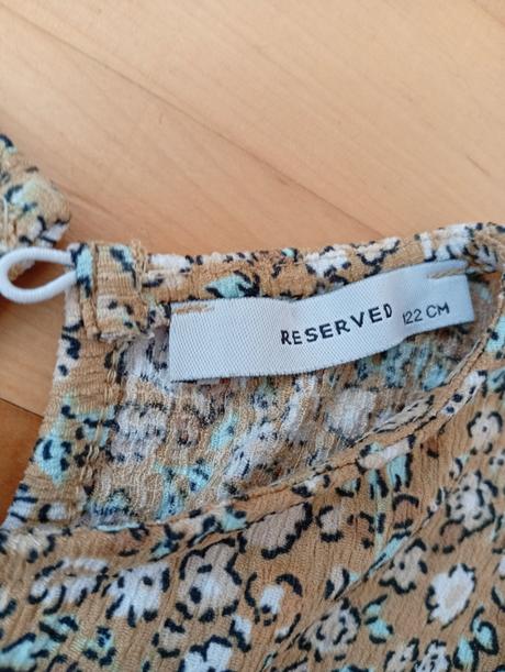 Šatičky top stav, reserved,122