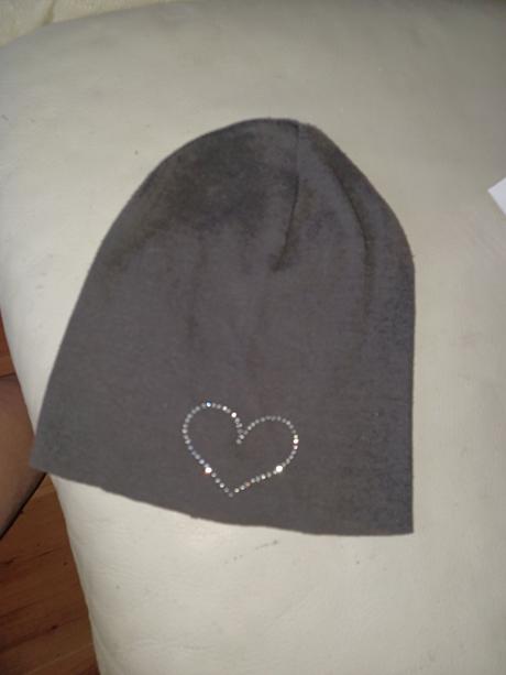 Čiapka so srdieckom, h&m