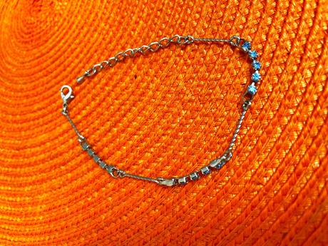 Jemný tenký náramok, 