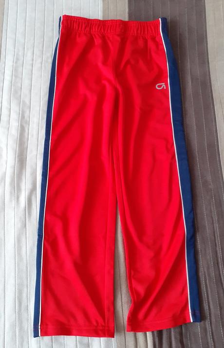 Sportove nohavice / teplaky gap v. 134  / m, gap,134