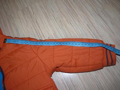 Krasna zimna bundicka,86,caa, c&a,86