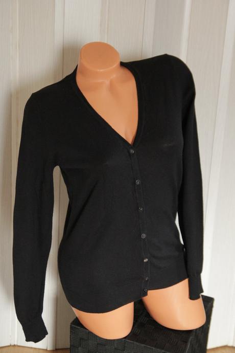 Čierny sveter na gombíky m/l, m