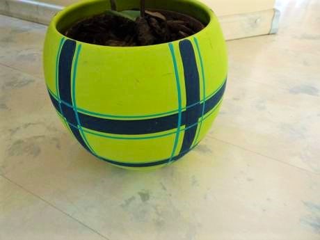 Zaujímavý veľký črepník, 